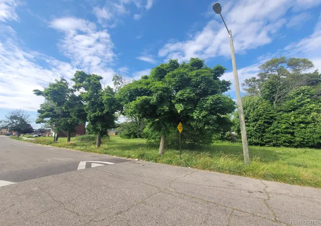 Photo 3 of Land for sale at 4804 Sheridan St, Detroit, MI 48214 | MLS# 20240040931 | Listing updated on 2026-06-02