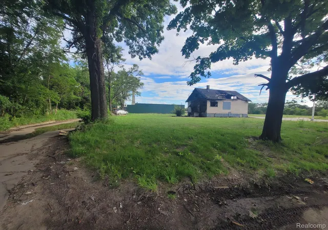 3rd image of 5585 Ridgewood St, Detroit, MI 48204 | MLS# 20240040990