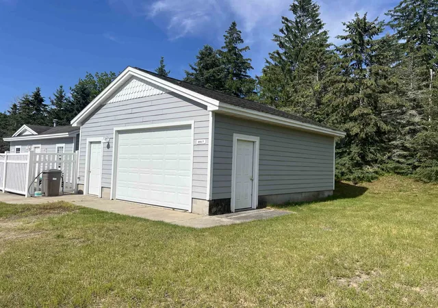 3rd image of 2817 W Shore Dr, Central Lake, MI 49622 | MLS# 78080047294
