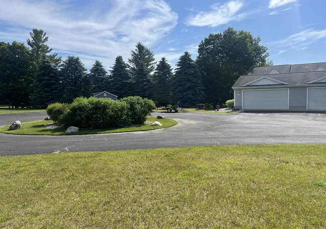 5th image of 2817 W Shore Dr, Central Lake, MI 49622 | MLS# 78080047294