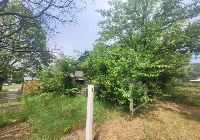 3rd image of 9722 Yosemite St, Detroit, MI 48204 | MLS# 20240045097