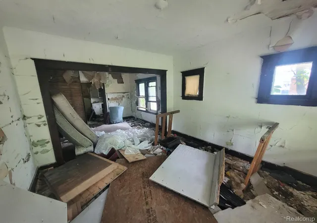 4th image of 9722 Yosemite St, Detroit, MI 48204 | MLS# 20240045097