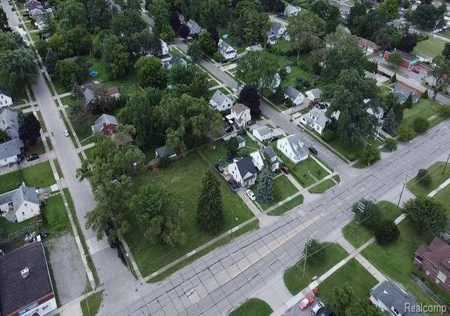 3rd image of 5430 E 9 Mile Rd, Warren, MI 48091 | MLS# 20240047398