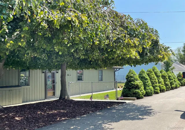 Photo 2 of Single family home for sale at 46070 Edgewater Dr, Chesterfield, MI 48047 | MLS# 20240047477 | Listing updated on 2026-09-03