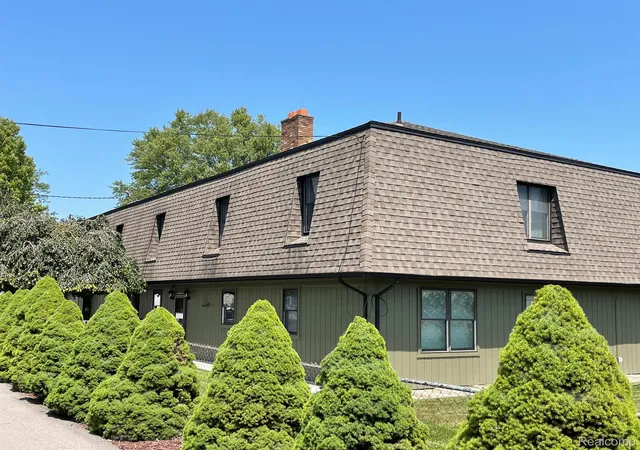 Photo 3 of Single family home for sale at 46070 Edgewater Dr, Chesterfield, MI 48047 | MLS# 20240047477 | Listing updated on 2026-09-03