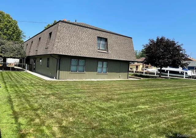 Photo 4 of Single family home for sale at 46070 Edgewater Dr, Chesterfield, MI 48047 | MLS# 20240047477 | Listing updated on 2026-09-03
