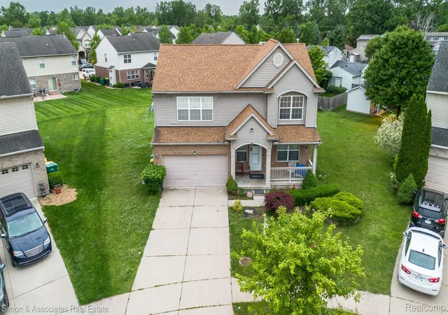 Single Family Residence at 28215 Hillsbriar Dr, Romulus, MI 48174 | MLS# 20240059908 | | Sold on 2024-09-06