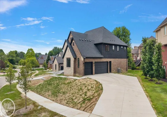 Photo 3 of Single family home for sale at 54438 Carrington Dr, Shelby Township, MI 48316 | MLS# 58050154771 | Listing updated on 2026-06-29