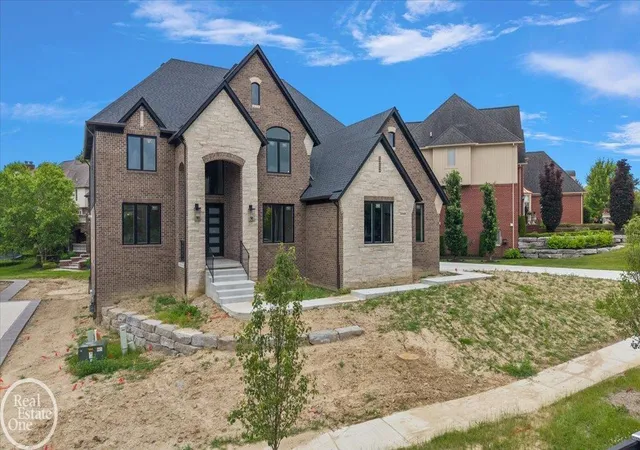 Photo 5 of Single family home for sale at 54438 Carrington Dr, Shelby Township, MI 48316 | MLS# 58050154771 | Listing updated on 2026-06-29