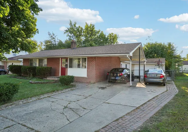 Photo 3 of Single family home for sale at 34559 Chope Pl, Clinton Township, MI 48035 | MLS# 58050157336 | Listing updated on 2026-07-23