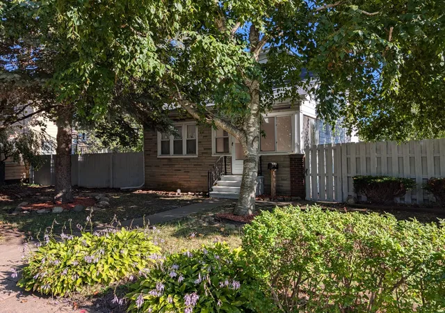 Single family home for sale at 40 W Benson St, Ecorse, MI 48229 | MLS# 81024057786 | Listing updated on 2024-12-03