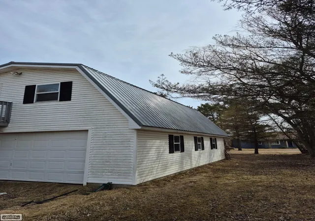 52nd image of 5405 S Lakeshore Rd, Harbor Beach, MI 48441 | MLS# 58050160300