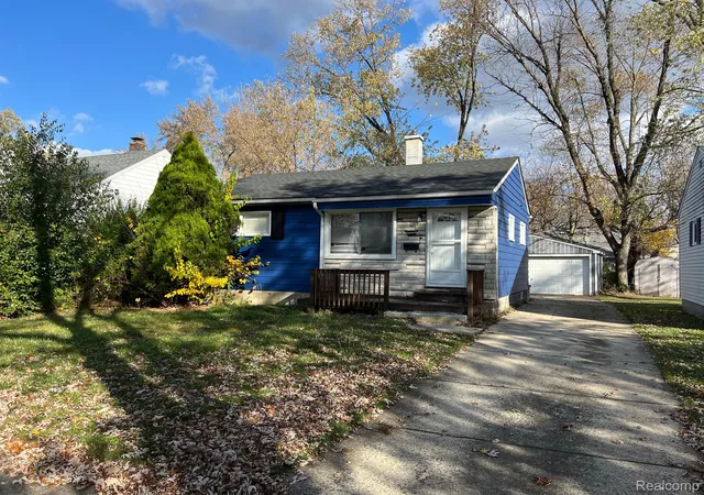 Single Family Residence at 28444 Everett St, Southfield, MI 48076 | MLS# 20240084105 | | Sold on 2025-01-08