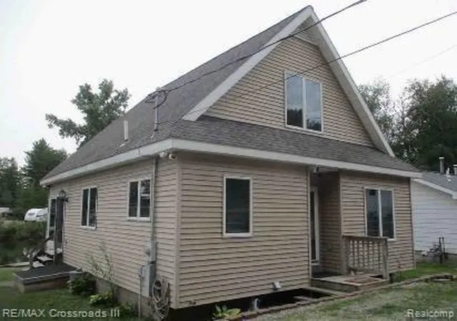 Single family home for sale at 7527 Cove Rd, Hale, MI 48739 | MLS# 81024058415 | Listing updated on 2024-11-07