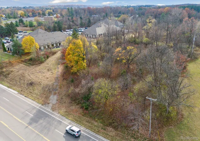 5th image of 01 S Saginaw Street, Grand Blanc Charter Township Genesee, MI 48439 | MLS# 20240085804