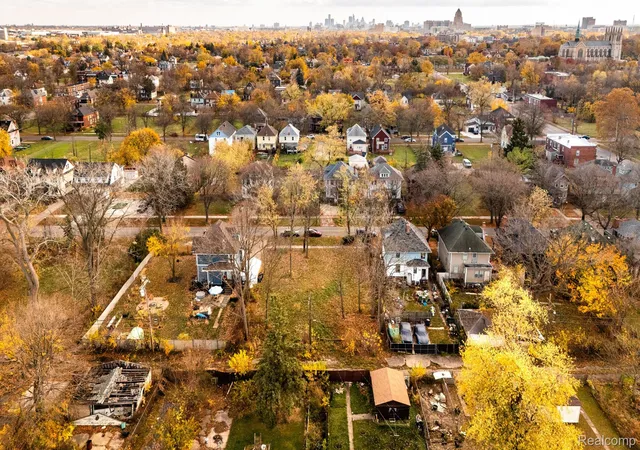 1st image of 261 Woodland St, Detroit, MI 48202 | MLS# 20240087449