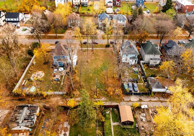 5th image of 261 Woodland St, Detroit, MI 48202 | MLS# 20240087449