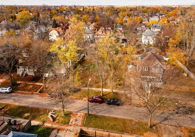 7th image of 261 Woodland St, Detroit, MI 48202 | MLS# 20240087449