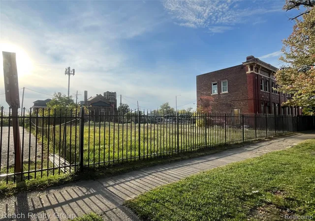 Photo 1 of Land for sale at 3537 Cadillac Blvd, Detroit, MI 48214 | MLS# 20240090029 | Listing updated on 2026-10-01