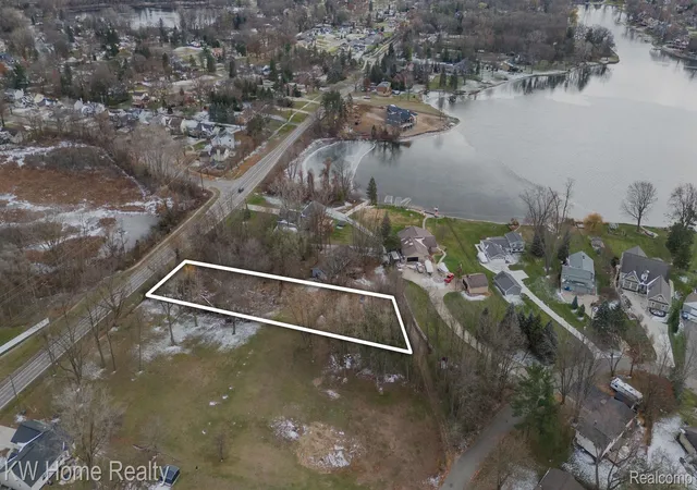 Photo 2 of Land for sale at 3050 Celia Dr, Waterford, MI 48329 | MLS# 20240090573 | Listing updated on 2026-08-31