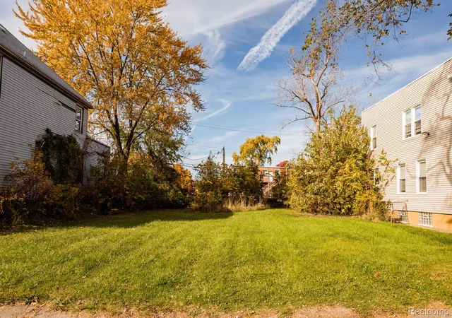 Photo 2 of Land for sale at 217 Leicester, Detroit, MI 48202 | MLS# 20240093791 | Listing updated on 2026-05-26