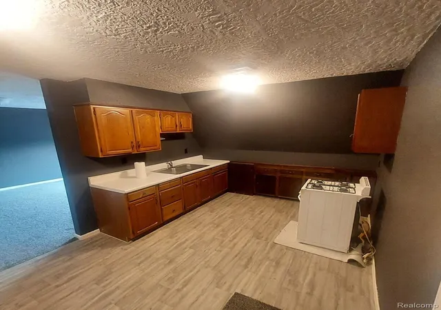 Listing Photo 5 - Condo for sale in building located at 568 W Ctr Rd, Essexville, MI 48732
