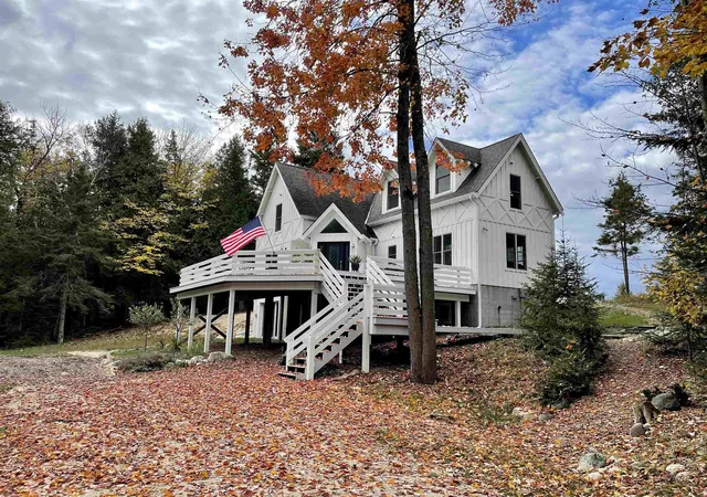 99th image of 33171 Mrs Reddings Trl, Beaver Island, MI 49782 | MLS# 78080053347