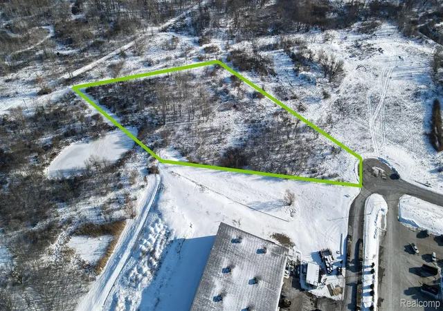 Homes for sale in Lapeer City Lapeer, MI | 3100 John Conley Dr S, Lapeer City Lapeer, MI 48446 | MLS# 20250001904