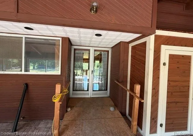 Photo 3 of Single family home for sale at 8899 Dwyer Rd, Howell, MI 48855 | MLS# 20250002444 | Listing updated on 2026-09-09