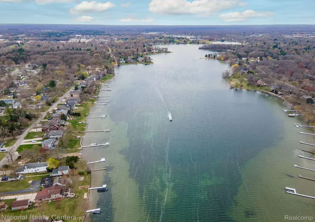 9th image of 6978 Colony Dr, West Bloomfield, MI 48323 | MLS# 20250004554