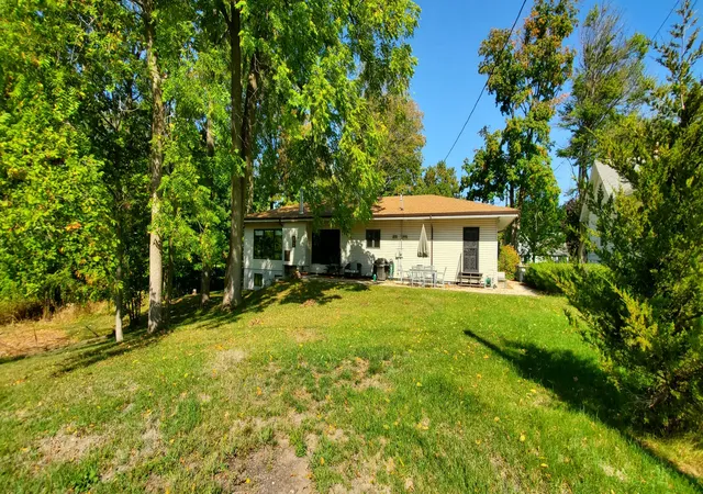 5th image of 746 Lee St, South Haven, MI 49090 | MLS# 69025002951