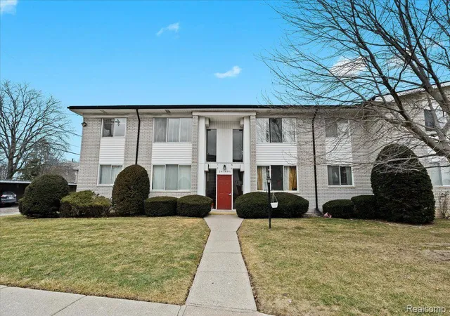 Photo 1 of Condominium at 26780 Joy Rd #G6, Redford, MI 48239 | MLS# 20250008082 | | Sold on 2025-04-04