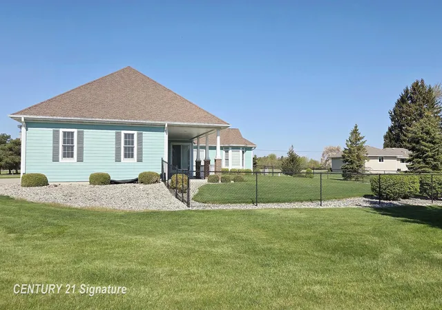 Photo 4 of Single family home for sale at 6790 Hospital Rd, Tittabawassee Township Saginaw, MI 48623 | MLS# 61050166048 | Listing updated on 2026-08-04