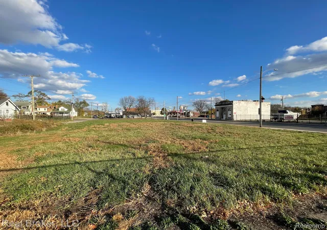 7th image of 3720 Fenkell St, Detroit, MI 48238 | MLS# 20250009153