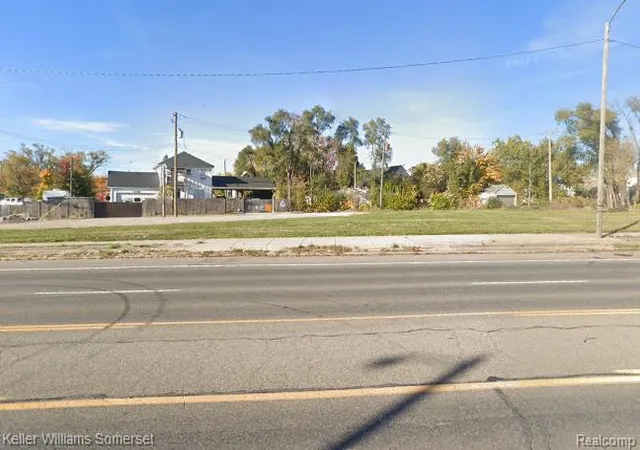 2nd image of 4550 W Warren Ave, Detroit, MI 48210 | MLS# 20250010593