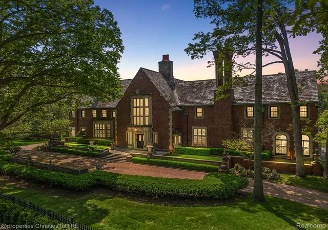 Photo 1 of Mansion for sale at 1771 Balmoral Dr, Detroit, MI 48203 | MLS# 20250011435 | Listing updated on 2026-08-22