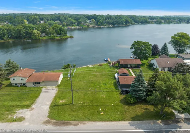 Photo 3 of Land for sale at 9876 W Dixie Hwy, Clarkston, MI 48348 | MLS# 20250014570 | Listing updated on 2026-09-25