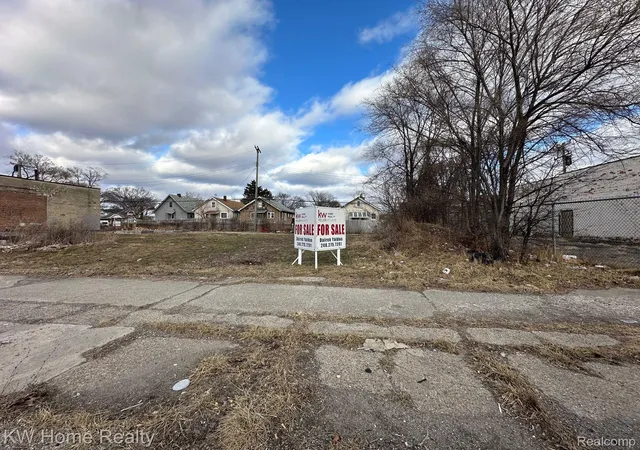 2nd image of 15738 Livernois Ave, Detroit, MI 48238 | MLS# 20250015378