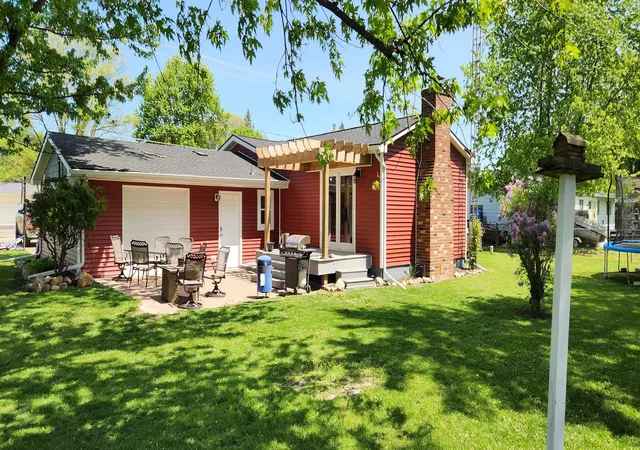 Photo 1 of Sale Pending at 5141 Maple Rd, Swartz Creek, MI 48473 | MLS# 5050168253 | Listing updated on 2026-01-09
