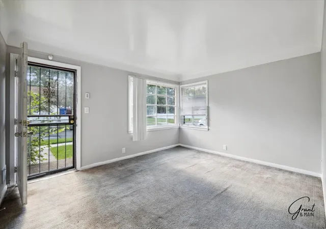 Photo 3 of Single family home for sale at 19401 Grandview St, Detroit, MI 48219 | MLS# 81025011071 | Listing updated on 2026-09-30