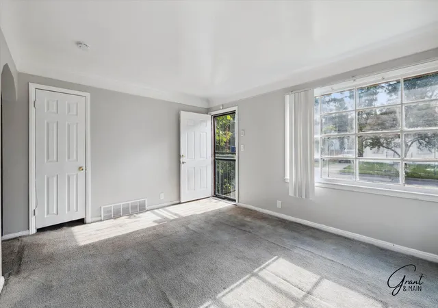 Photo 3 of Single family home for sale at 19401 Grandview St, Detroit, MI 48219 | MLS# 81025011071 | Listing updated on 2026-09-30