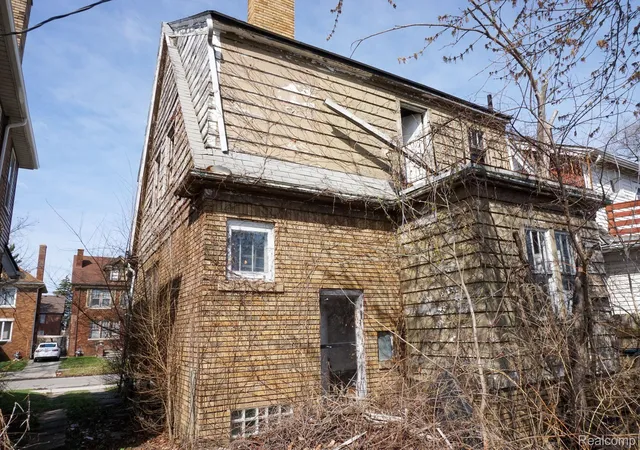 Photo 4 of Single family home for sale at 13566 Stoepel St, Detroit, MI 48238 | MLS# 20250023723 | Listing updated on 2026-07-30