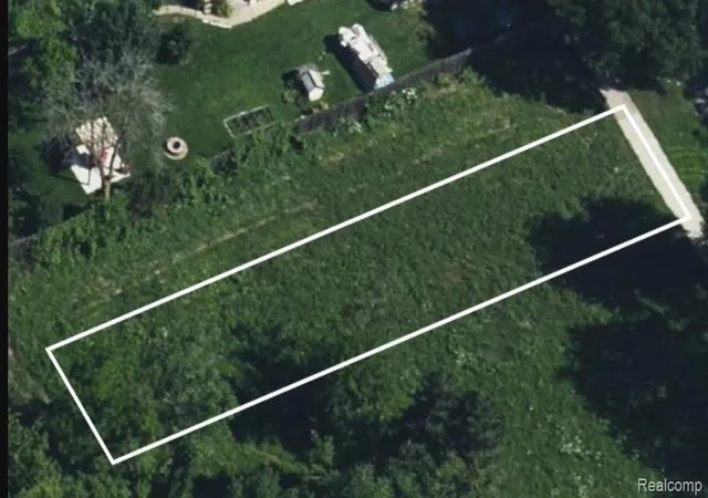 Photo 2 of Land for sale at 3573 Lovett St, Detroit, MI 48210 | MLS# 20250023729 | Listing updated on 2026-03-25