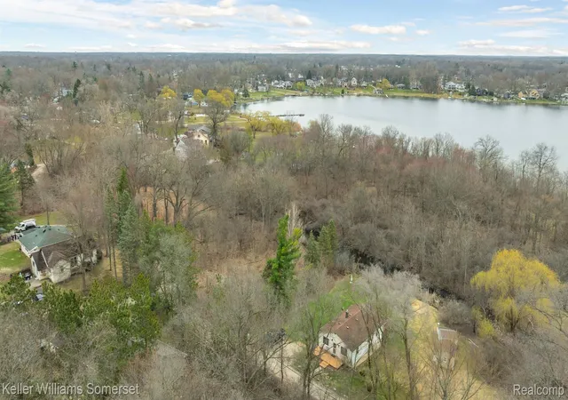 Photo 2 of Land for sale at 0000 Lakeview Dr, White Lake, MI 48386 | MLS# 20250024109 | Listing updated on 2026-08-10