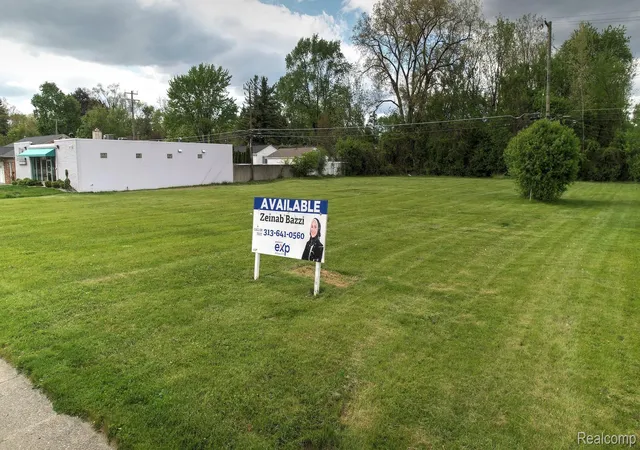 13th image of 27480 5 Mile Rd, Livonia, MI 48154 | MLS# 20250025023