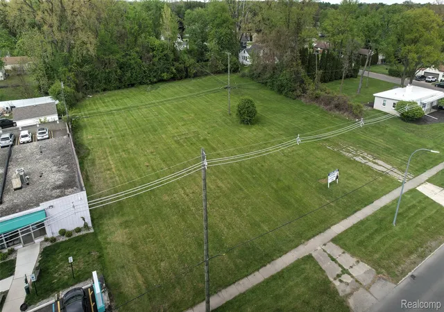 3rd image of 27480 5 Mile Rd, Livonia, MI 48154 | MLS# 20250025023