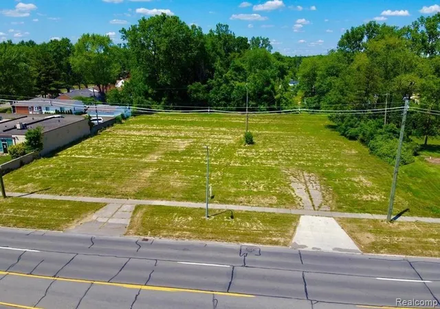 5th image of 27480 5 Mile Rd, Livonia, MI 48154 | MLS# 20250025023
