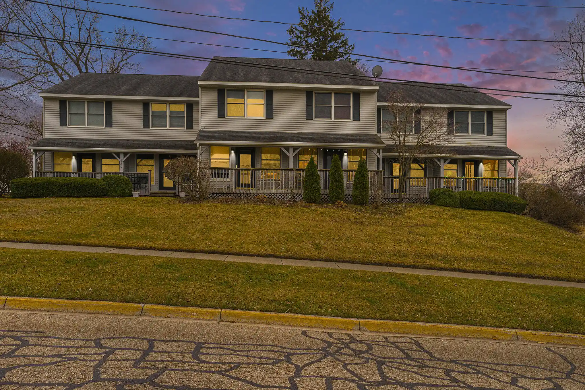 Listing Photo 1 - Condo for sale in 650 Conger St located at 650 Conger St, South Haven, MI 49090 - Unit 650 Conger St