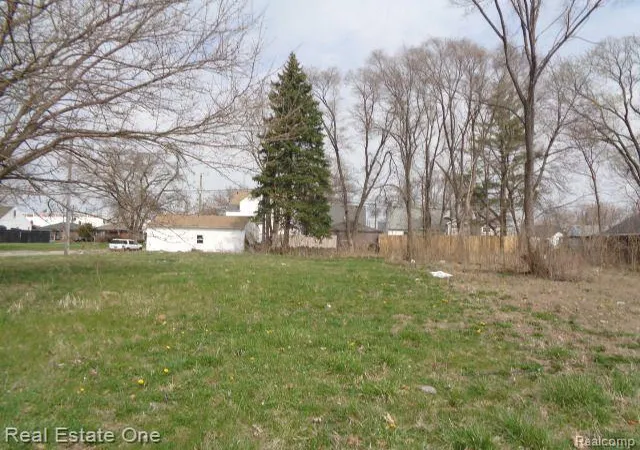 Photo 2 of Land for sale at 12940 Dwyer St, Hamtramck, MI 48212 | MLS# 20250027434 | Listing updated on 2026-07-22