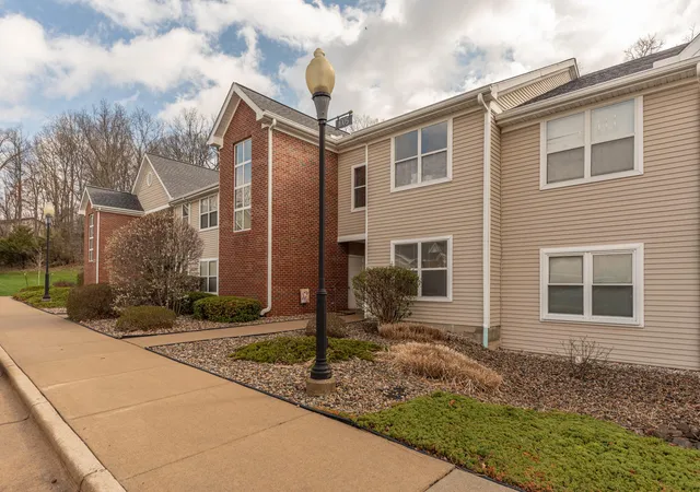 Listing Photo 1 - Condo for sale in building located at 1005 E Duncan St, Manchester, MI 48158 - Unit #2D